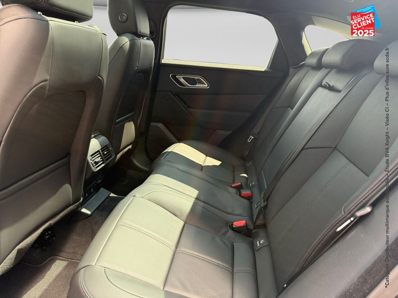 Véhicule d'occasion LAND-ROVER RANGE ROVER VELAR 2.0 P400E 404CH PHEV DYNAMIC SE AWD BVA chez Volvo Metz