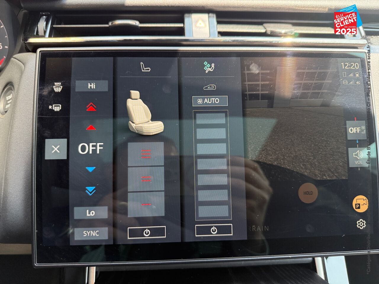 Véhicule d'occasion LAND-ROVER RANGE ROVER VELAR 2.0 P400E 404CH PHEV DYNAMIC SE AWD BVA chez Volvo Metz