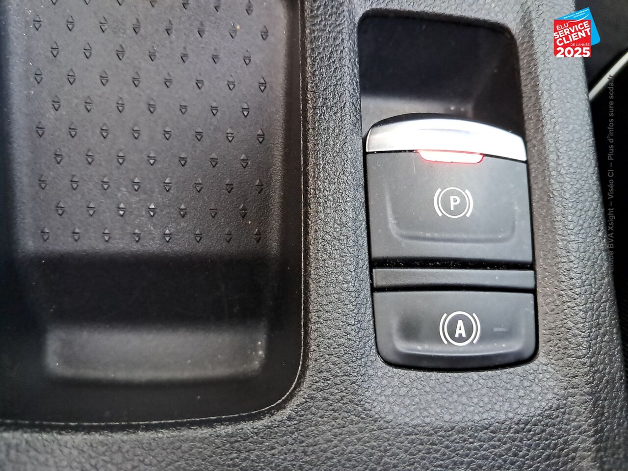 Véhicule d'occasion RENAULT CAPTUR 1.3 TCE 140CH FAP INITIALE PARIS EDC -21B chez Renault Colmar