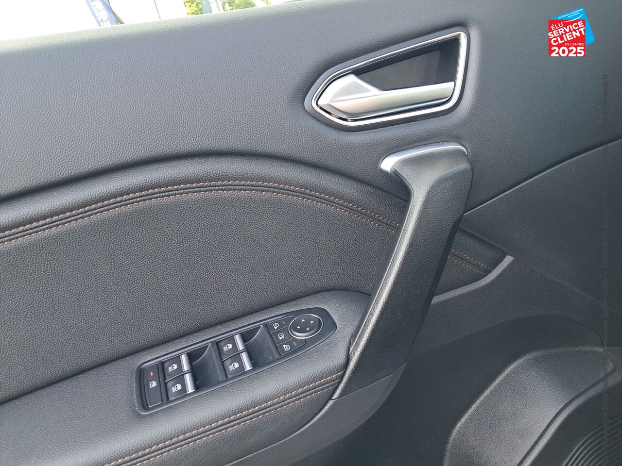 Véhicule d'occasion RENAULT CAPTUR 1.3 TCE 140CH FAP INITIALE PARIS EDC -21B chez Renault Colmar