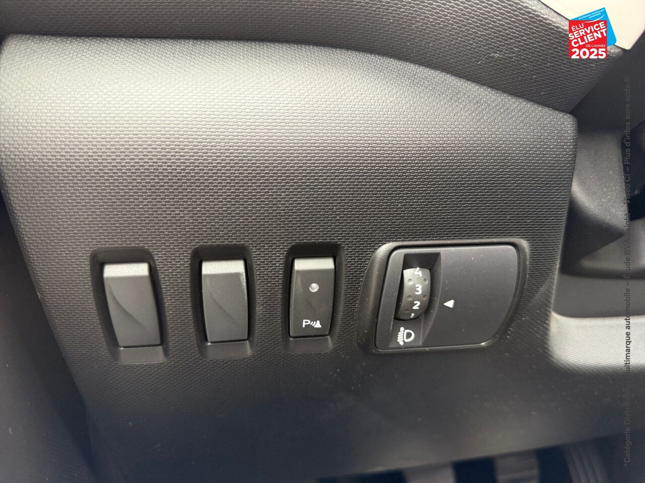 Véhicule d'occasion RENAULT TWINGO 0.9 TCE 95CH INTENS chez Peugeot Hirson