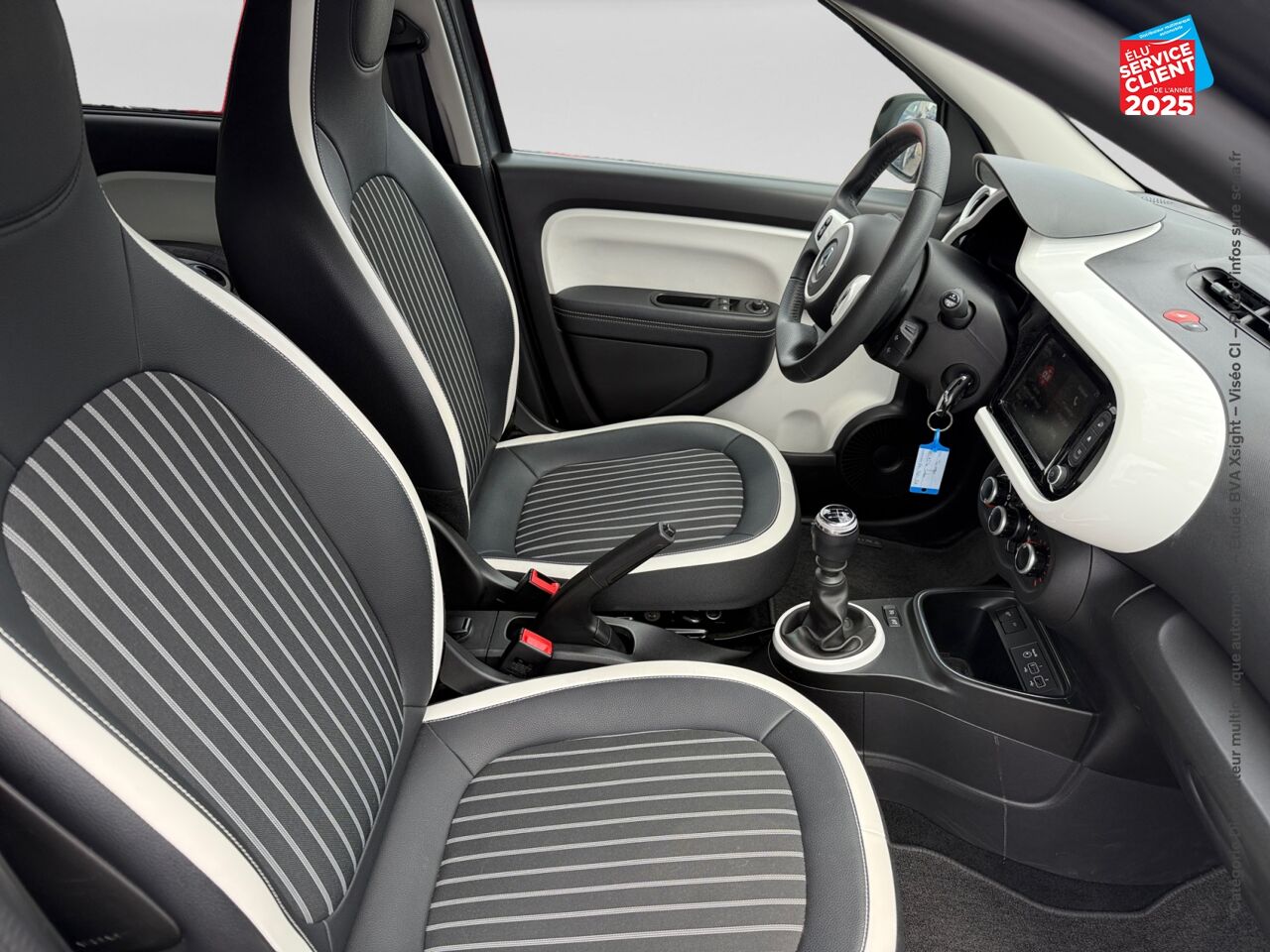 Véhicule d'occasion RENAULT TWINGO 0.9 TCE 95CH INTENS chez Peugeot Hirson