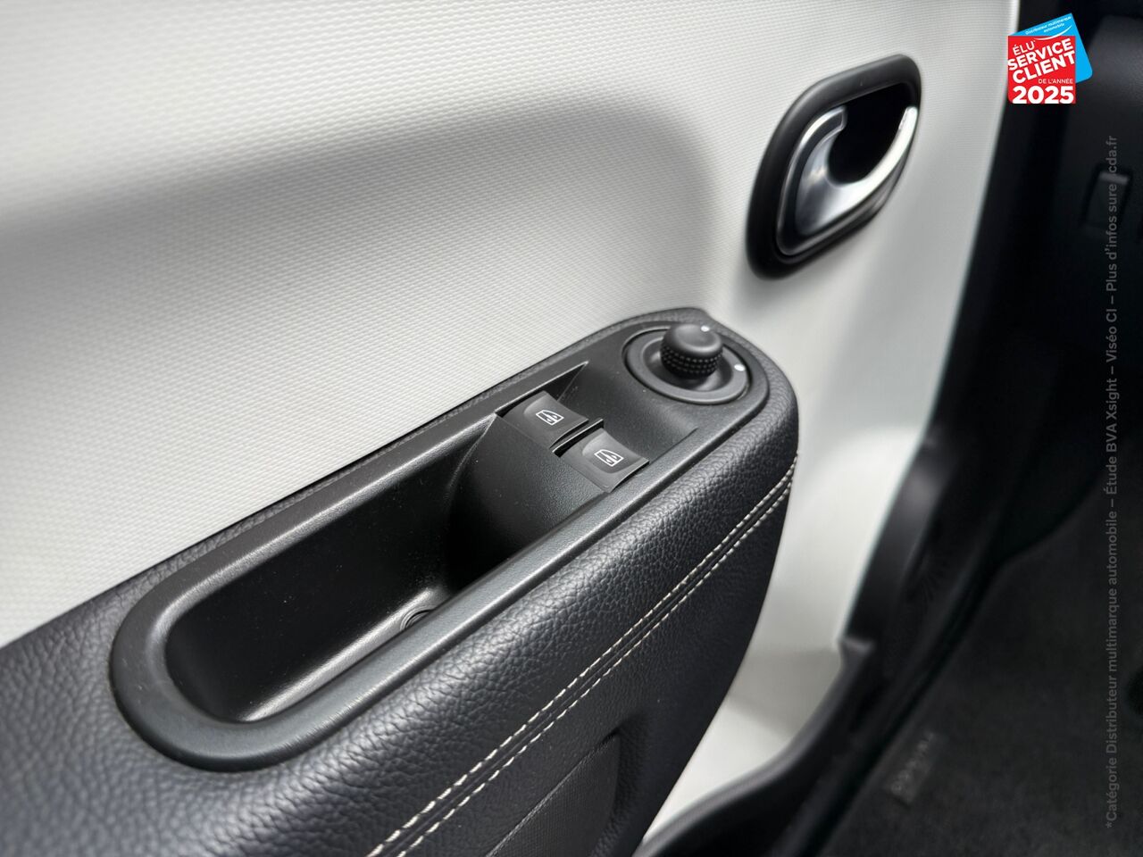 Véhicule d'occasion RENAULT TWINGO 0.9 TCE 95CH INTENS chez Peugeot Hirson