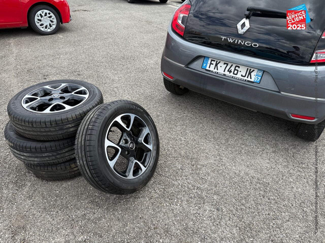 Véhicule d'occasion RENAULT TWINGO 0.9 TCE 95CH INTENS chez Peugeot Hirson