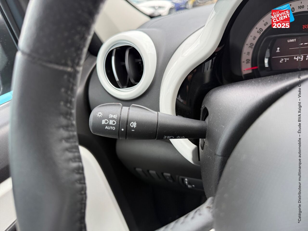 Véhicule d'occasion RENAULT TWINGO 0.9 TCE 95CH INTENS chez Peugeot Hirson