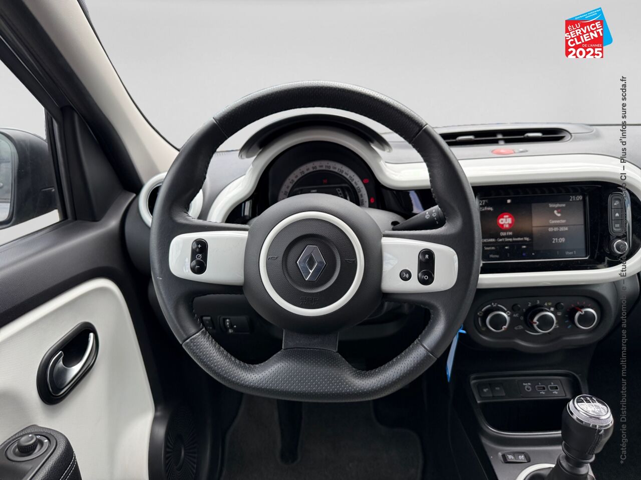 Véhicule d'occasion RENAULT TWINGO 0.9 TCE 95CH INTENS chez Peugeot Hirson