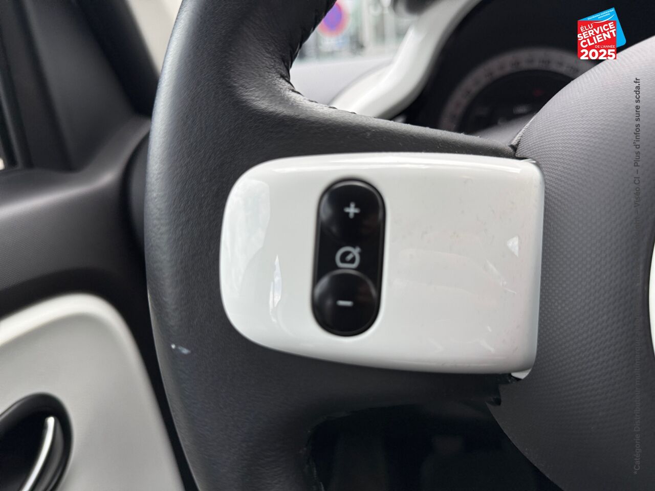 Véhicule d'occasion RENAULT TWINGO 0.9 TCE 95CH INTENS chez Peugeot Hirson