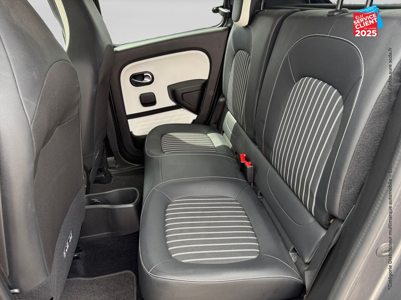 Véhicule d'occasion RENAULT TWINGO 0.9 TCE 95CH INTENS chez Peugeot Hirson