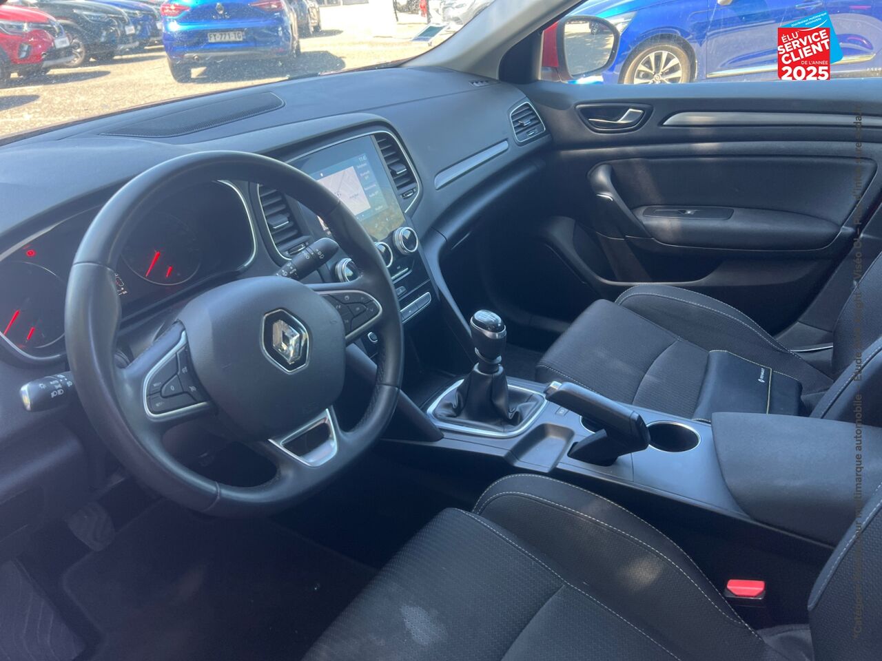 Véhicule d'occasion RENAULT MEGANE ESTATE 1.5 BLUE DCI 115CH INTENS RADAR AV/AR GPS chez Renault Saint-Louis