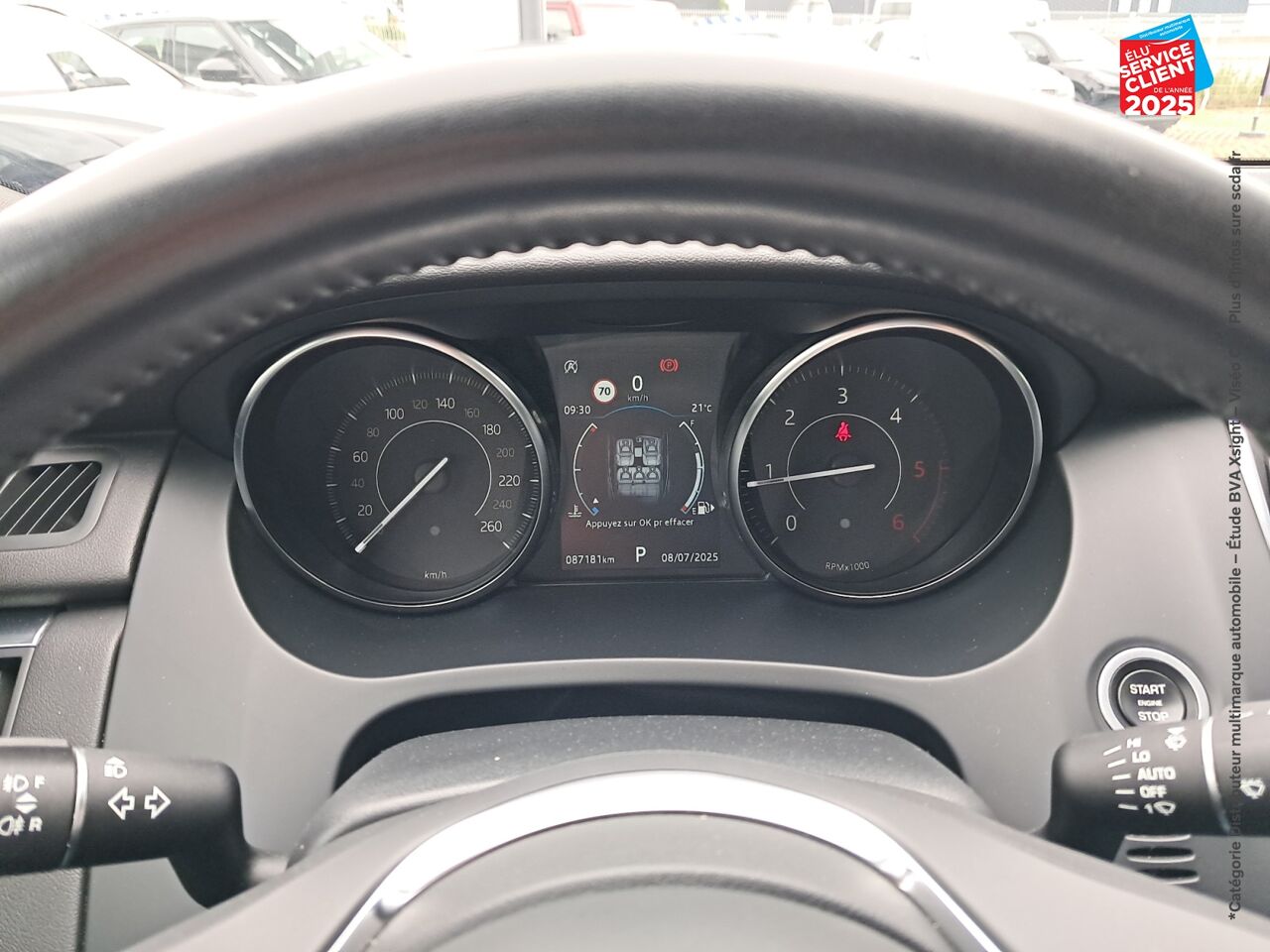 Véhicule d'occasion JAGUAR E-PACE 2.0D 180CH R-DYNAMIC SE AWD BVA9 chez BMW Dole