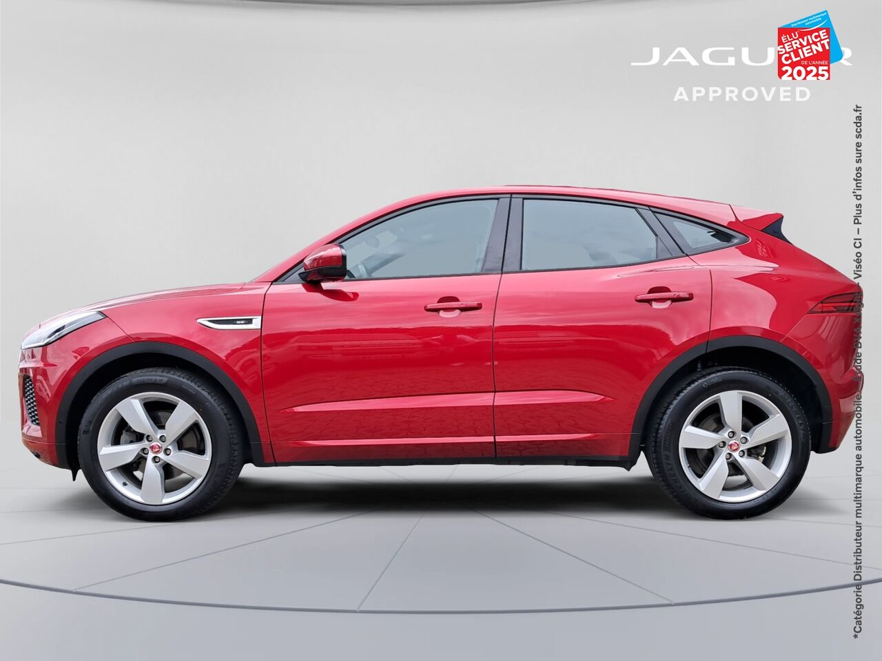 Véhicule d'occasion JAGUAR E-PACE 2.0D 180CH R-DYNAMIC SE AWD BVA9 chez BMW Dole