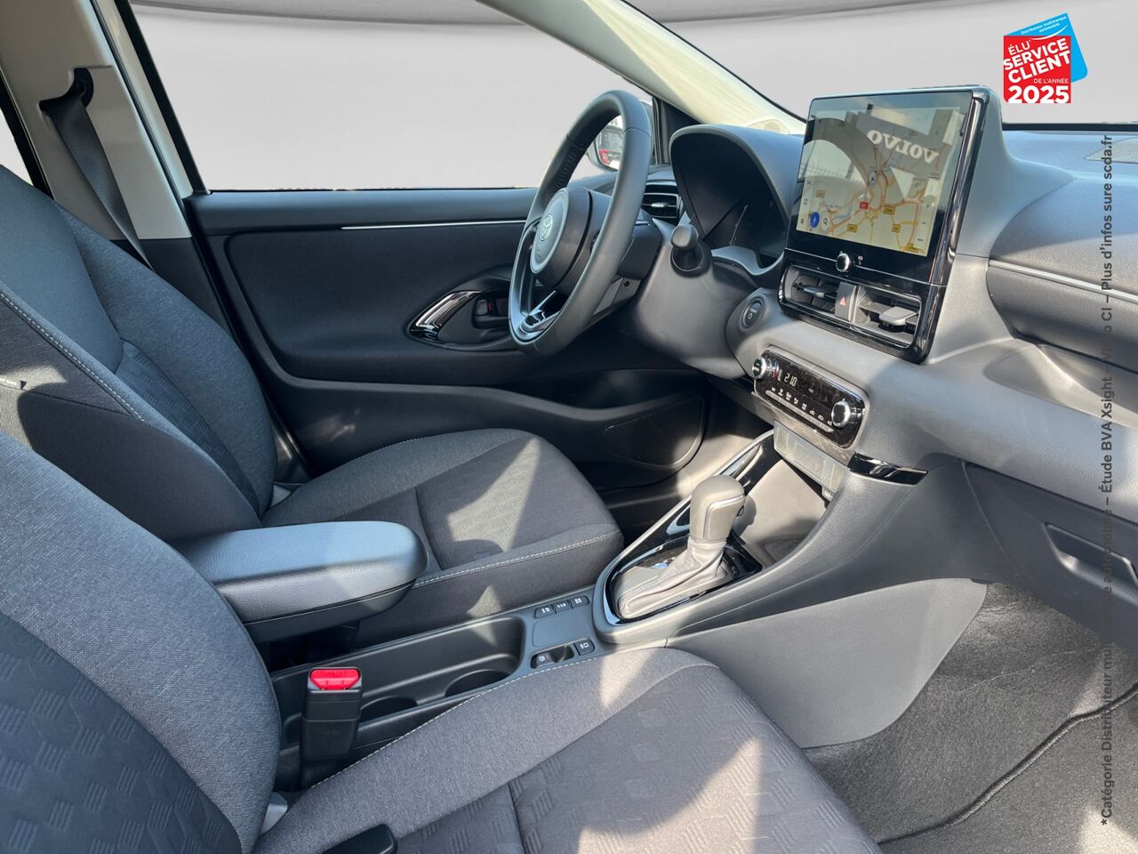 Véhicule d'occasion TOYOTA YARIS 116H DESIGN 5P MY25 chez Opel Saint-Dizier