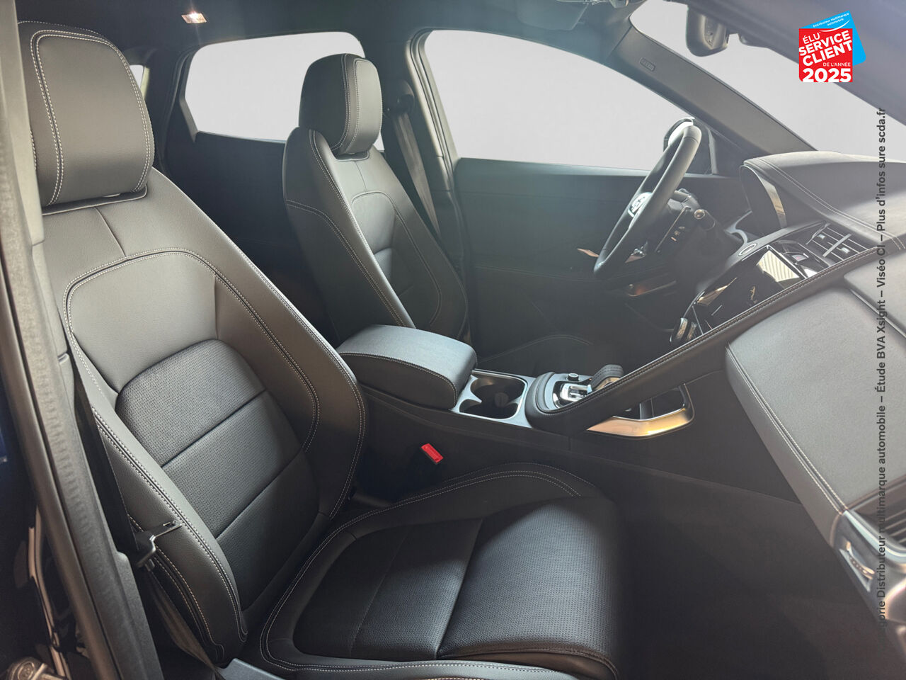 Véhicule d'occasion JAGUAR E-PACE P300E PHEV 309CH R-DYNAMIC SE chez Renault Sélestat