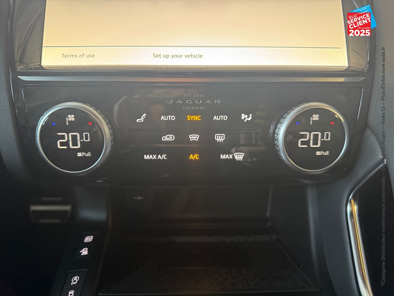 Véhicule d'occasion JAGUAR E-PACE P300E PHEV 309CH R-DYNAMIC SE chez Renault Sélestat