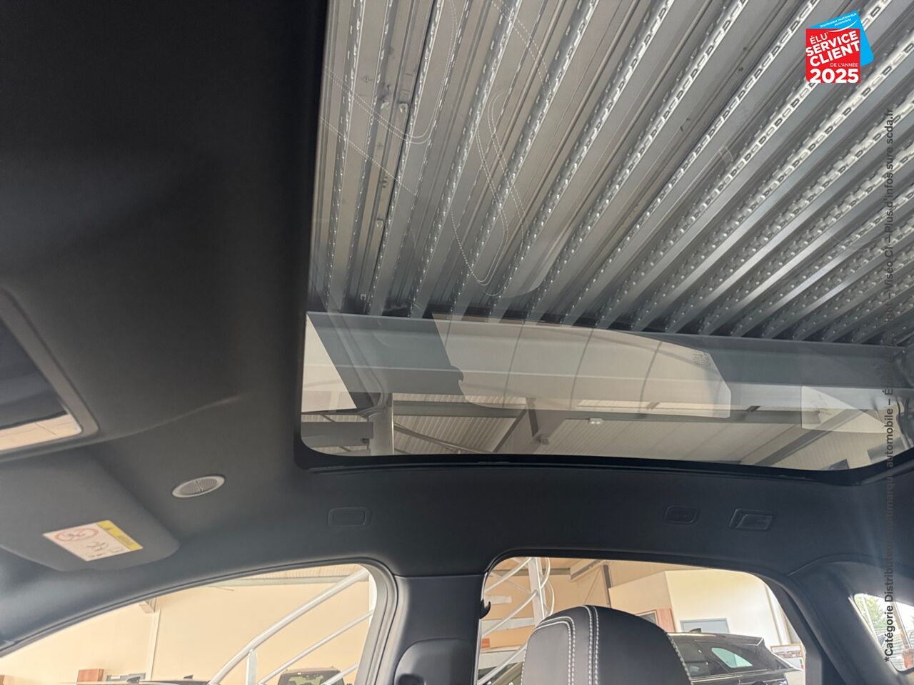 Véhicule d'occasion JAGUAR E-PACE P300E PHEV 309CH R-DYNAMIC SE chez Renault Sélestat