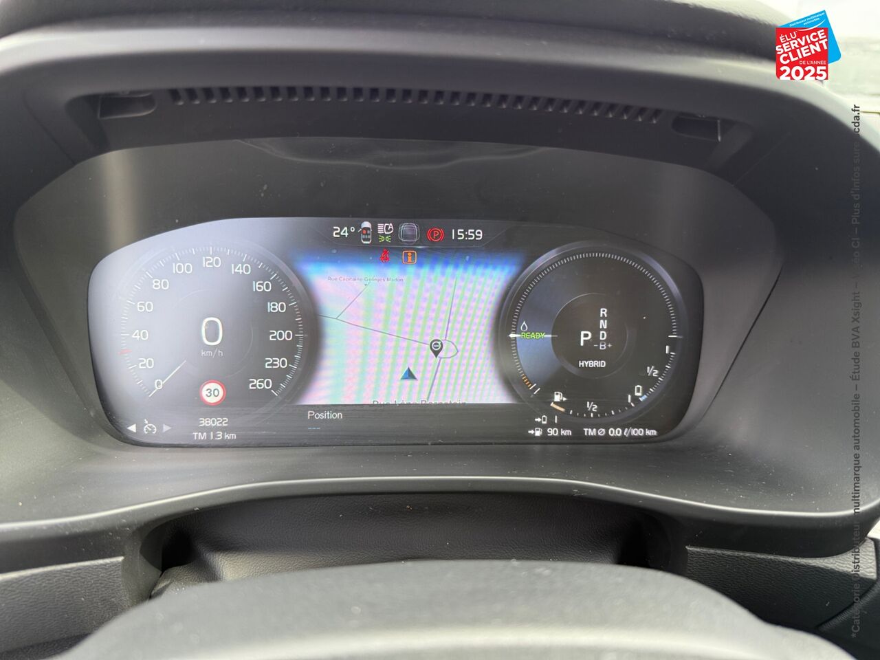 Véhicule d'occasion VOLVO XC40 T4 RECHARGE 129 + 82CH INSCRIPTION BUSINESS DCT 7 SIEGES CUIR GPS CAMERA CARPLAY chez Toyota Sarreguemines