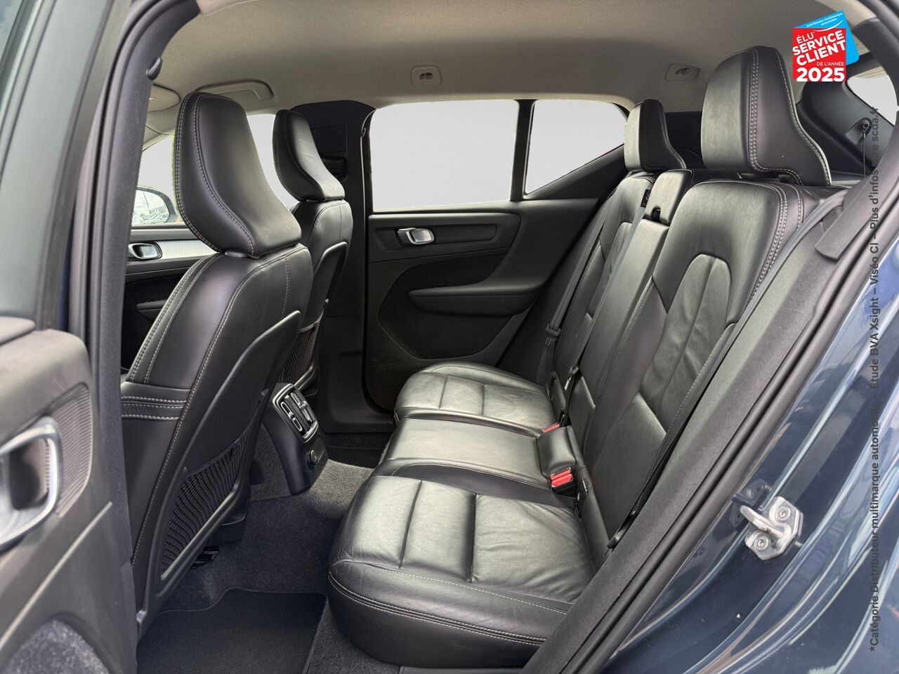 Véhicule d'occasion VOLVO XC40 T4 RECHARGE 129 + 82CH INSCRIPTION BUSINESS DCT 7 SIEGES CUIR GPS CAMERA CARPLAY chez Toyota Sarreguemines