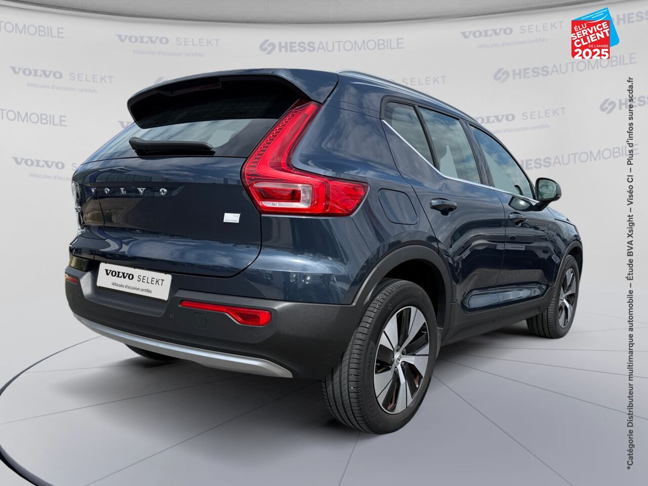 Véhicule d'occasion VOLVO XC40 T4 RECHARGE 129 + 82CH INSCRIPTION BUSINESS DCT 7 SIEGES CUIR GPS CAMERA CARPLAY chez Toyota Sarreguemines