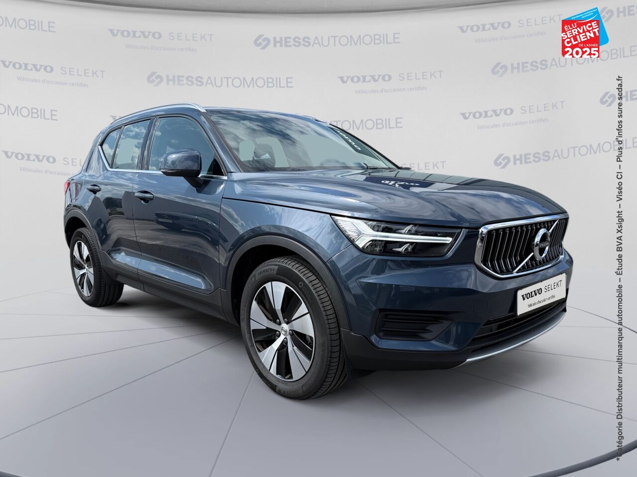 Véhicule d'occasion VOLVO XC40 T4 RECHARGE 129 + 82CH INSCRIPTION BUSINESS DCT 7 SIEGES CUIR GPS CAMERA CARPLAY chez Toyota Sarreguemines