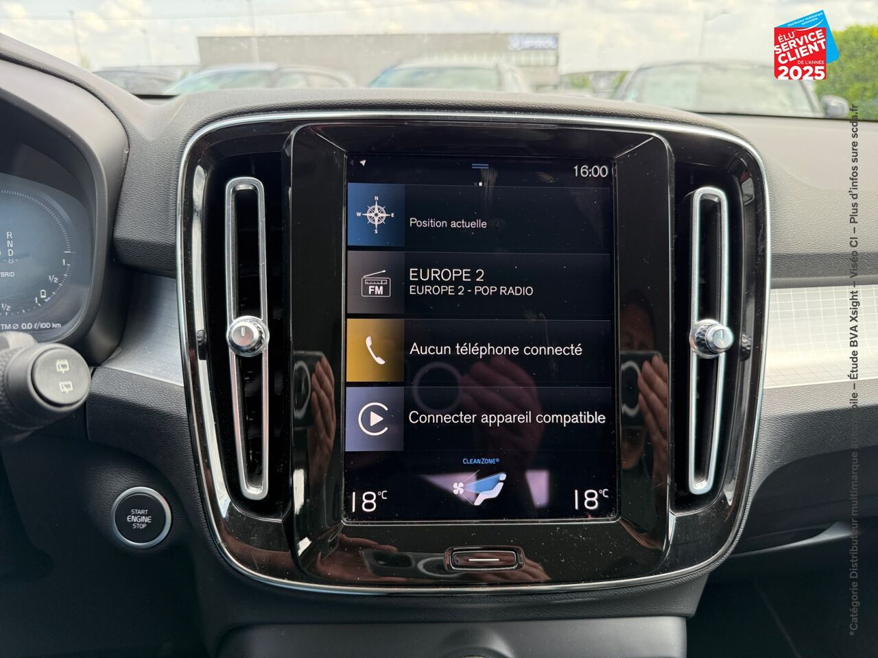 Véhicule d'occasion VOLVO XC40 T4 RECHARGE 129 + 82CH INSCRIPTION BUSINESS DCT 7 SIEGES CUIR GPS CAMERA CARPLAY chez Toyota Sarreguemines