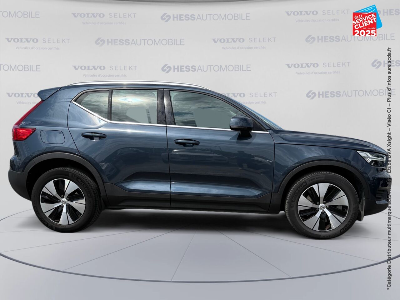 Véhicule d'occasion VOLVO XC40 T4 RECHARGE 129 + 82CH INSCRIPTION BUSINESS DCT 7 SIEGES CUIR GPS CAMERA CARPLAY chez Toyota Sarreguemines