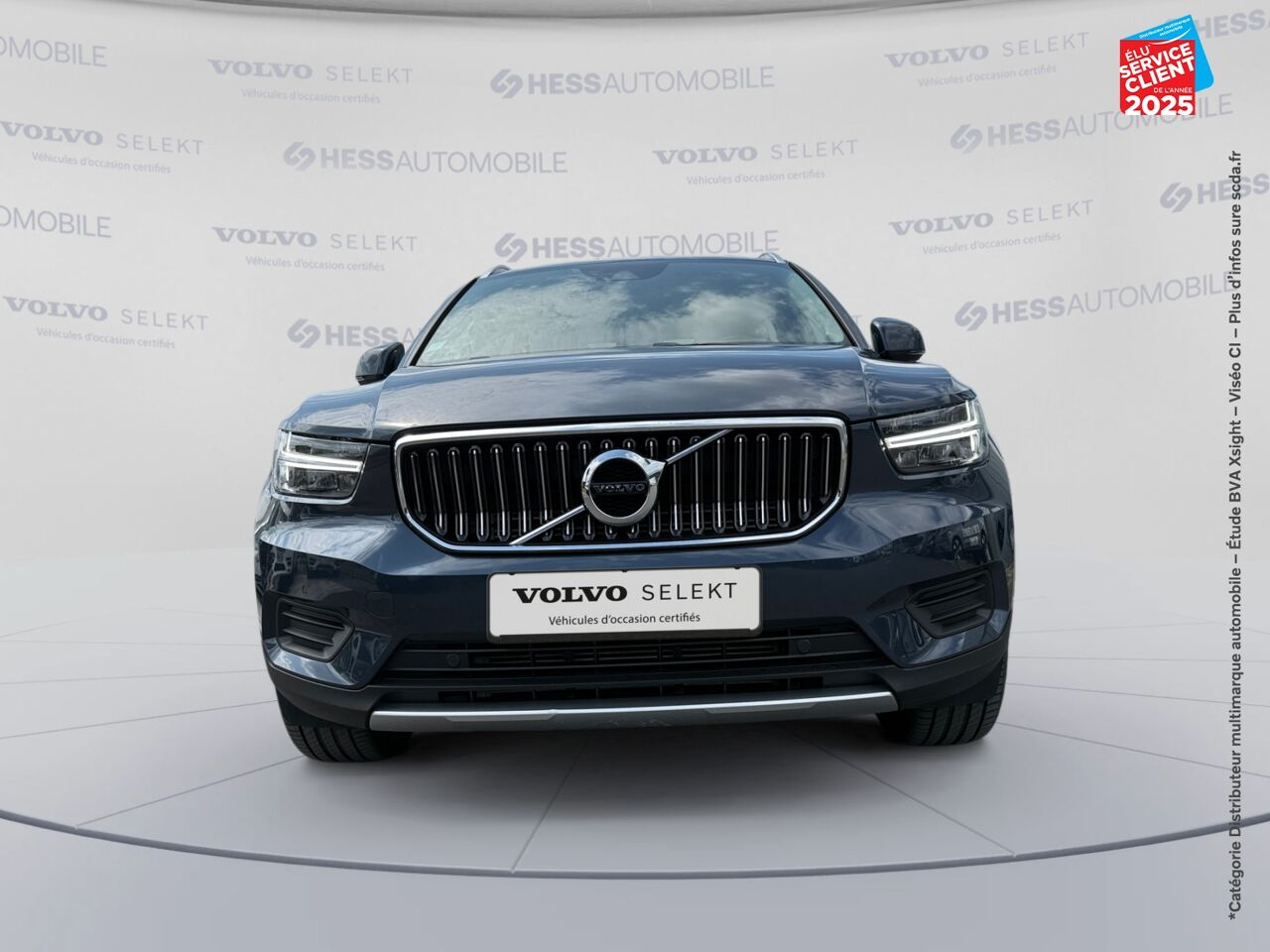 Véhicule d'occasion VOLVO XC40 T4 RECHARGE 129 + 82CH INSCRIPTION BUSINESS DCT 7 SIEGES CUIR GPS CAMERA CARPLAY chez Toyota Sarreguemines