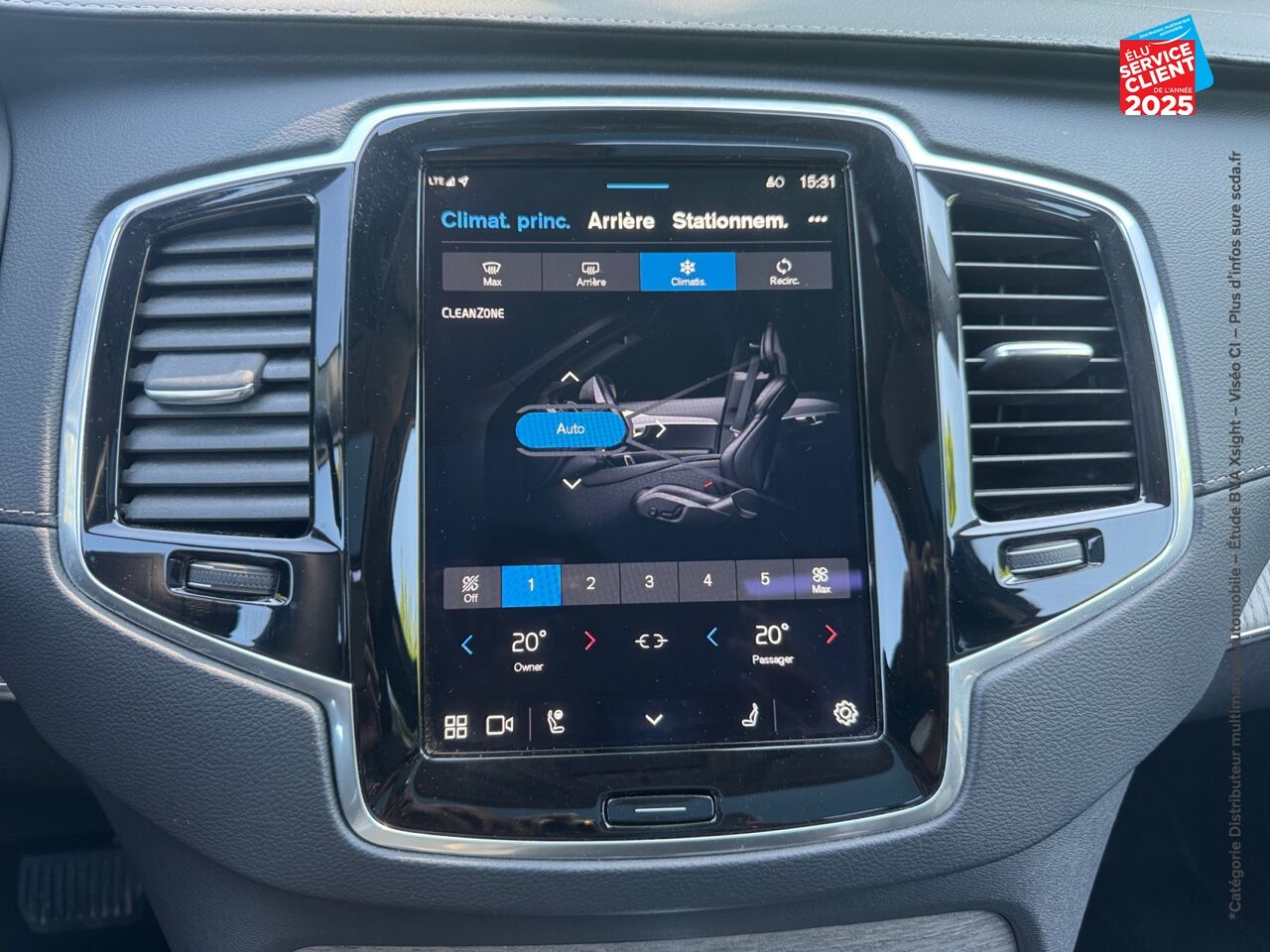 Véhicule d'occasion VOLVO XC90 T8 AWD 310 + 145CH ULTIMATE STYLE DARK GEARTRONIC TOUVRANT SIEGES CHAUF/VENTIL/CUIR VOLANT CHAU chez Volvo Strasbourg