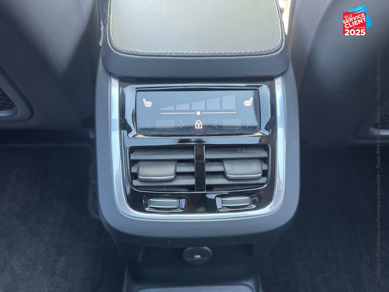 Véhicule d'occasion VOLVO XC90 T8 AWD 310 + 145CH ULTIMATE STYLE DARK GEARTRONIC TOUVRANT SIEGES CHAUF/VENTIL/CUIR VOLANT CHAU chez Volvo Strasbourg