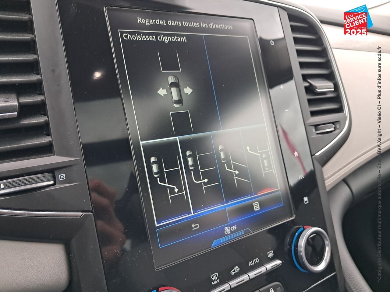 Véhicule d'occasion RENAULT TALISMAN 1.3 TCE 160CH FAP INITIALE PARIS EDC - 19 chez Renault Saint-Louis