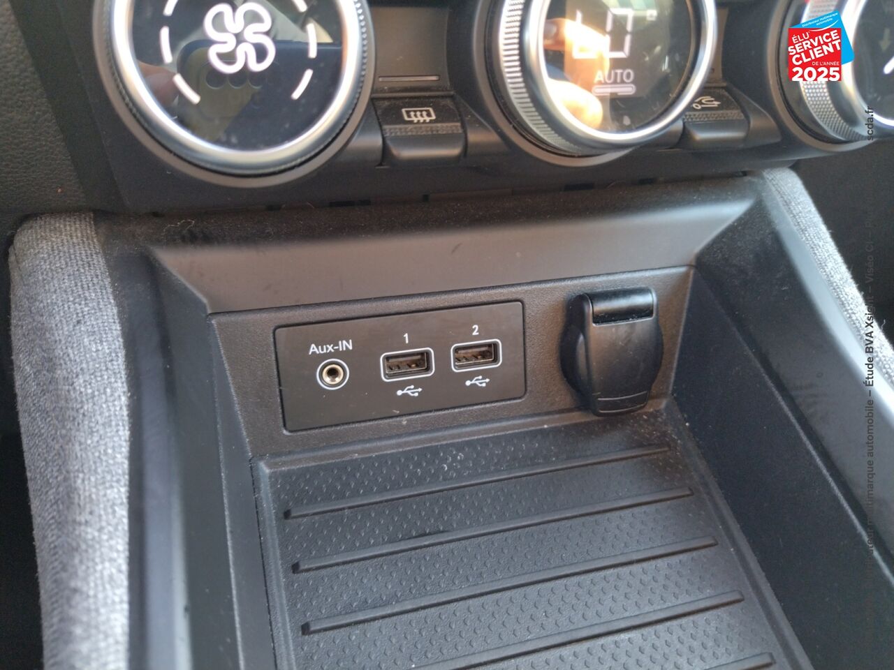 Véhicule d'occasion RENAULT ZOE INTENS CHARGE NORMALE R110 4CV chez Renault Colmar