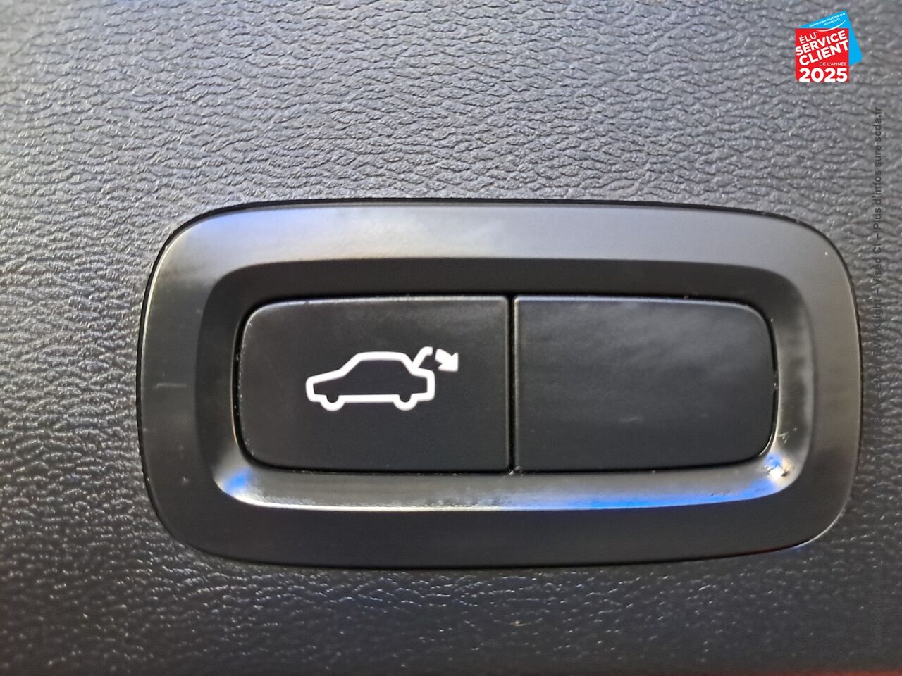 Véhicule d'occasion VOLVO XC40 T3 156CH MOMENTUM GPS CAMERA chez Lexus Metz