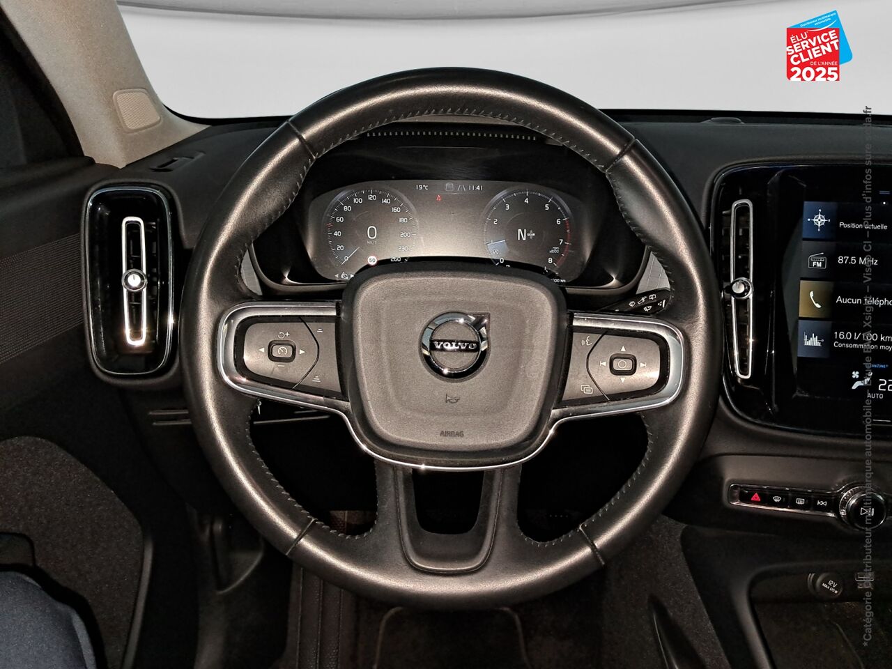Véhicule d'occasion VOLVO XC40 T3 156CH MOMENTUM GPS CAMERA chez Lexus Metz