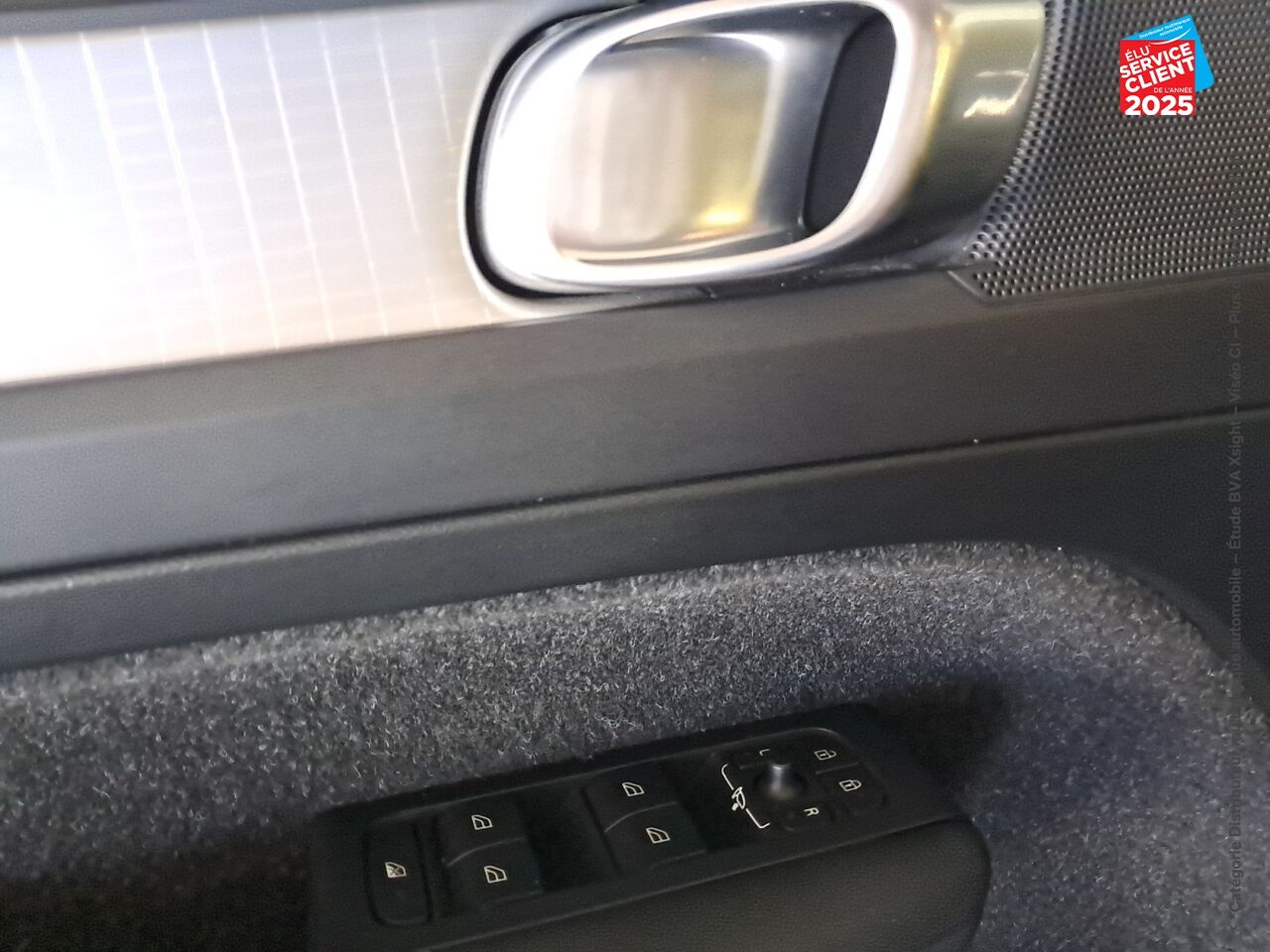 Véhicule d'occasion VOLVO XC40 T3 156CH MOMENTUM GPS CAMERA chez Lexus Metz
