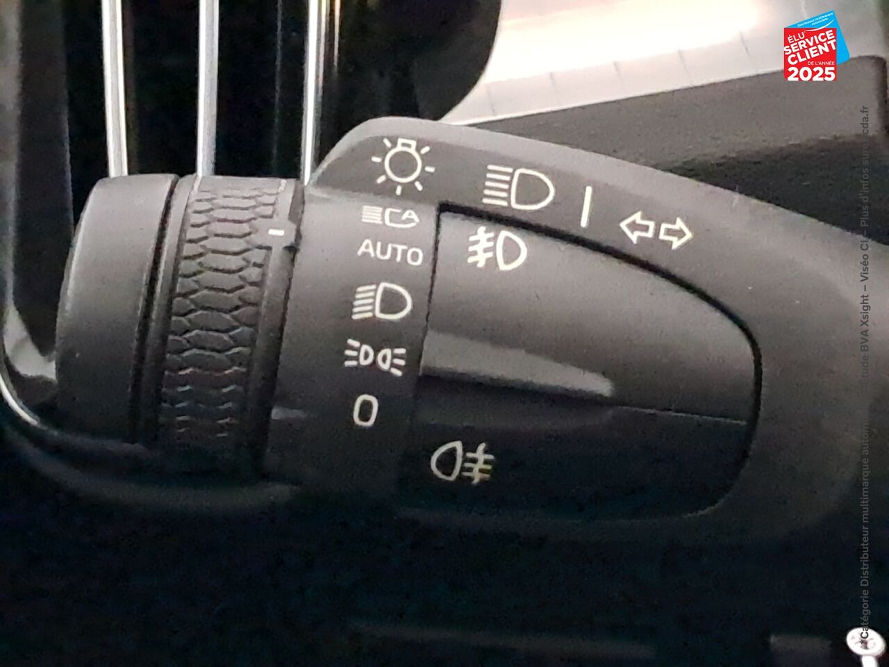 Véhicule d'occasion VOLVO XC40 T3 156CH MOMENTUM GPS CAMERA chez Lexus Metz