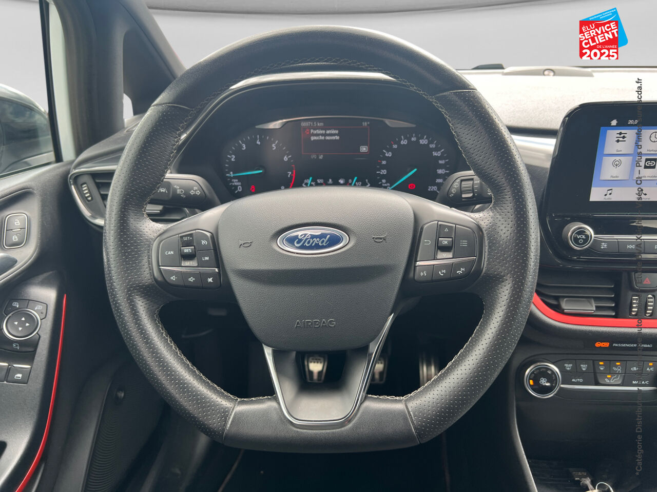 Véhicule d'occasion FORD FIESTA 1.0 ECOBOOST 100CH STOPSTART ST-LINE 5P EURO6.2 chez Renault Colmar
