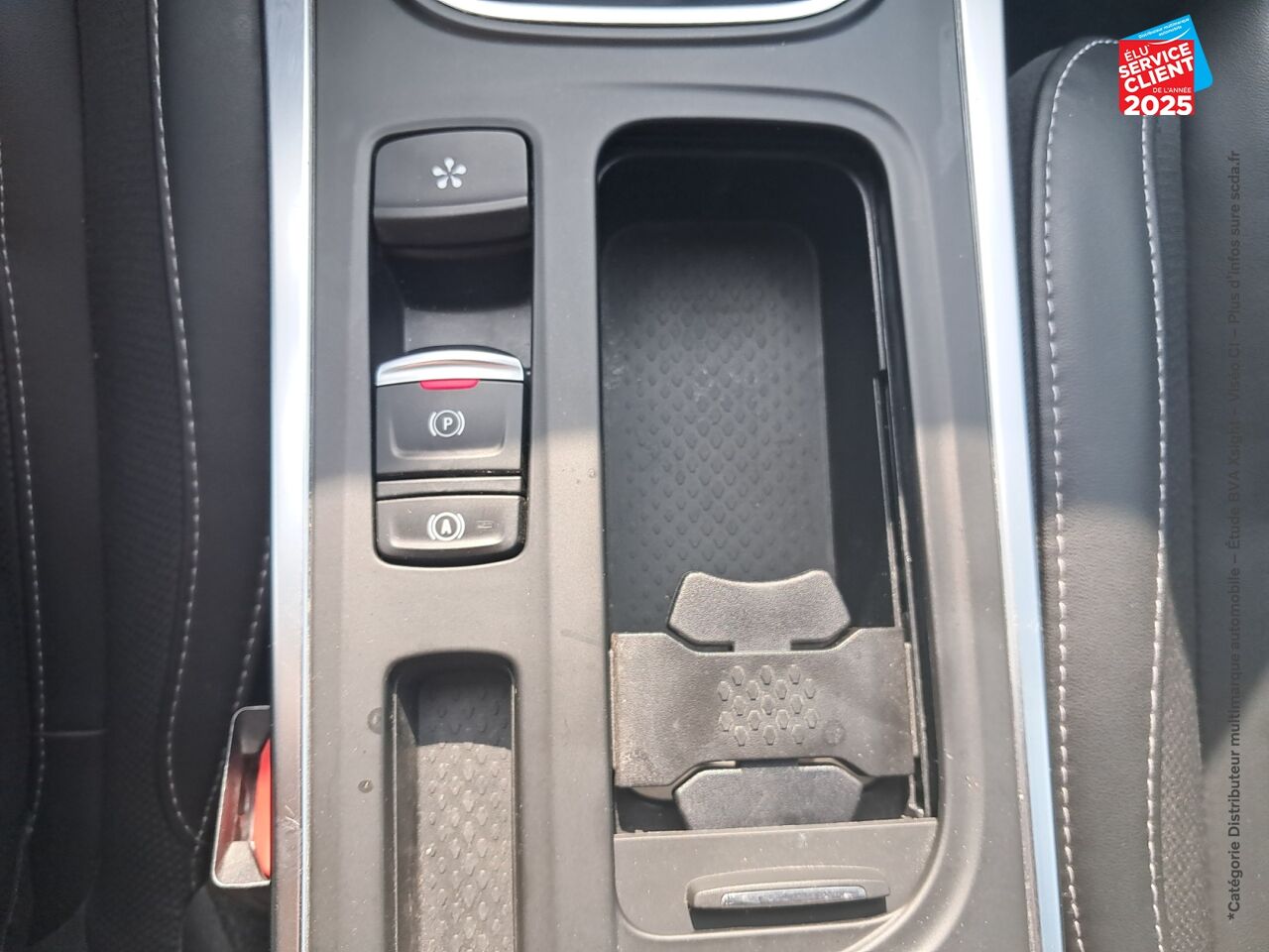 Véhicule d'occasion RENAULT MEGANE ESTATE 1.6 E-TECH PLUG-IN 160CH BUSINESS chez Renault Saint-Louis