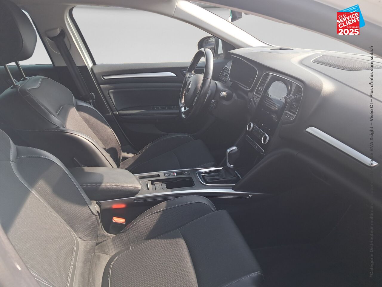 Véhicule d'occasion RENAULT MEGANE ESTATE 1.6 E-TECH PLUG-IN 160CH BUSINESS chez Renault Saint-Louis