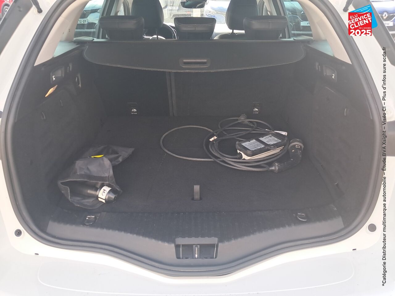 Véhicule d'occasion RENAULT MEGANE ESTATE 1.6 E-TECH PLUG-IN 160CH BUSINESS chez Renault Saint-Louis