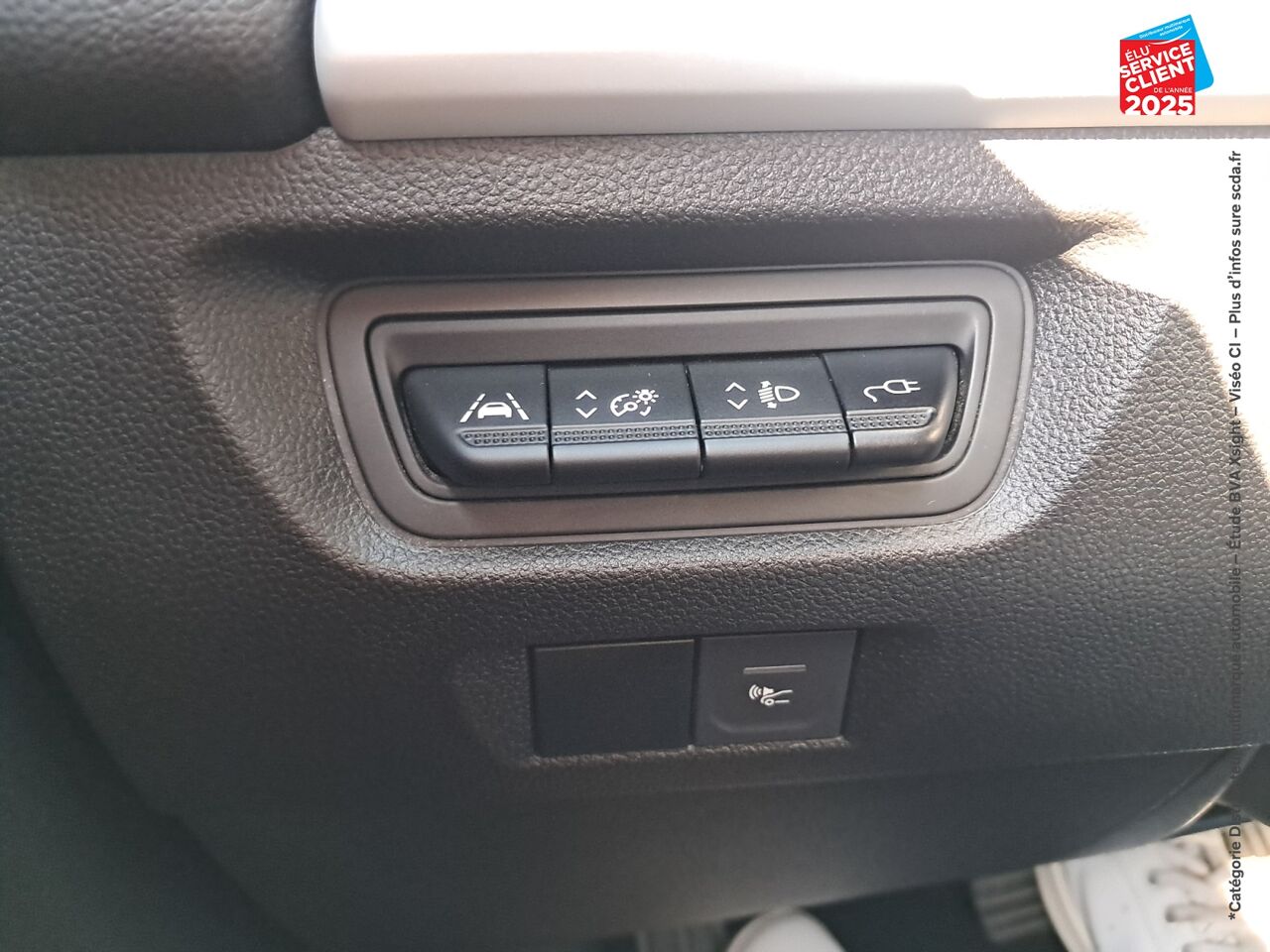 Véhicule d'occasion RENAULT ZOE E-TECH LIMITED CHARGE NORMALE R110 ACHAT INTEGRAL chez Toyota Verdun