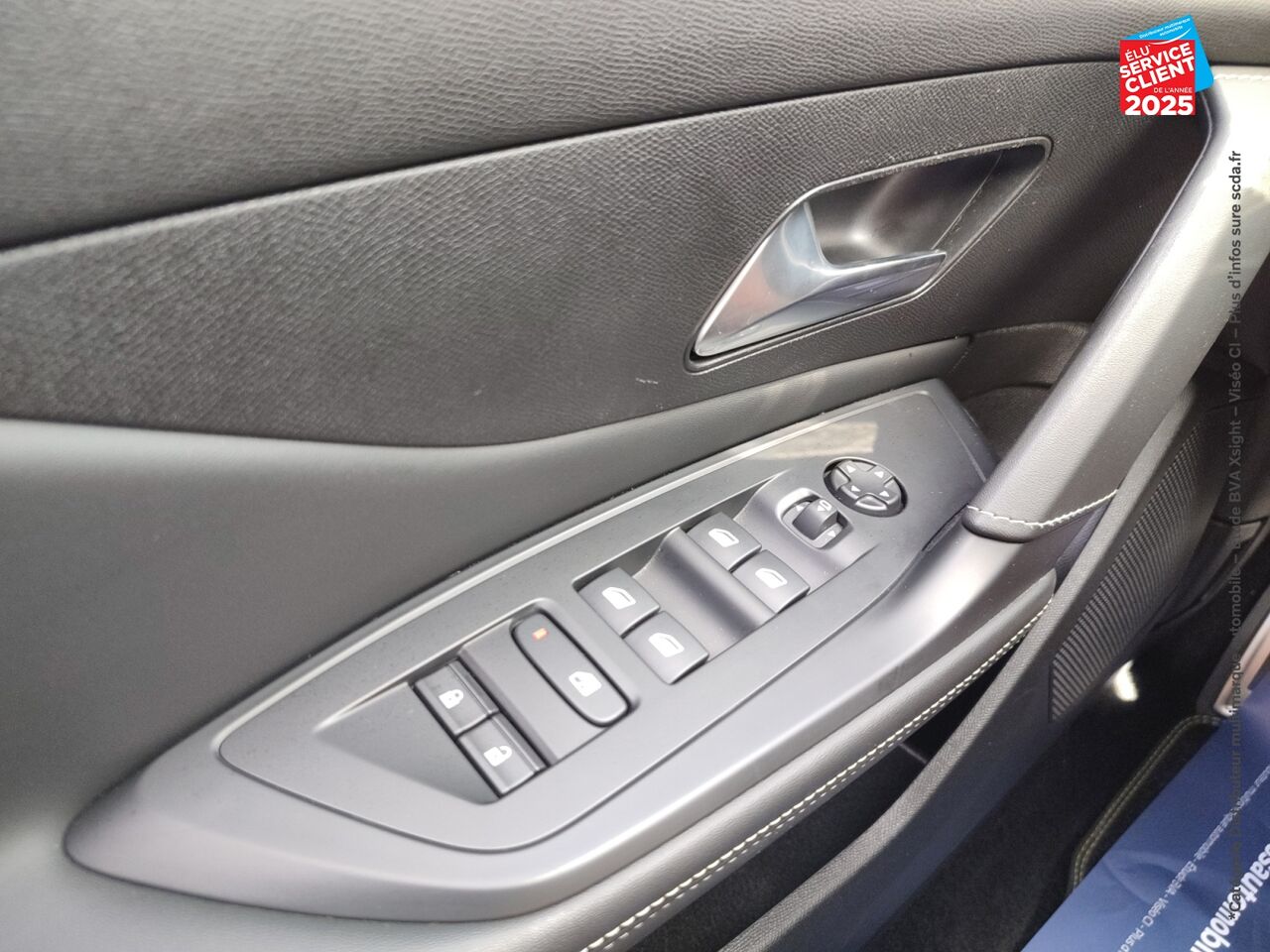 Véhicule d'occasion PEUGEOT 308 1.5 BLUEHDI 130CH S/S GT EAT8 TOUVRANT GPS CAMERA CARPLAY ATTELAGE chez Peugeot Reims