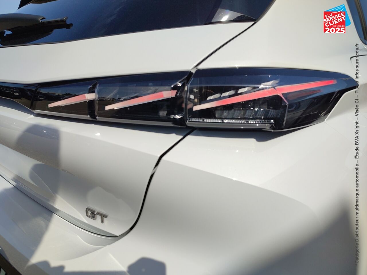 Véhicule d'occasion PEUGEOT 308 1.5 BLUEHDI 130CH S/S GT EAT8 TOUVRANT GPS CAMERA CARPLAY ATTELAGE chez Peugeot Reims