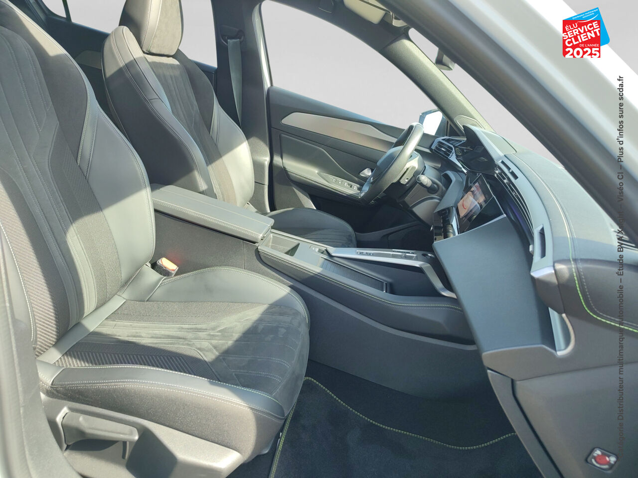 Véhicule d'occasion PEUGEOT 308 1.5 BLUEHDI 130CH S/S GT EAT8 TOUVRANT GPS CAMERA CARPLAY ATTELAGE chez Peugeot Reims