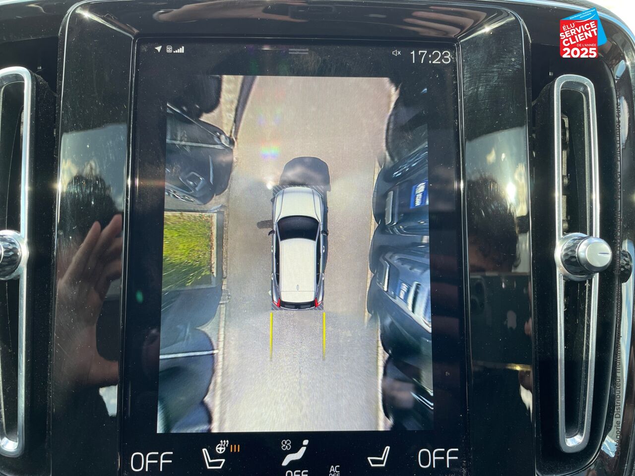 Véhicule d'occasion VOLVO XC40 T5 RECHARGE 180 + 82CH INSCRIPTION LUXE DCT 7 chez Renault Saint-Louis