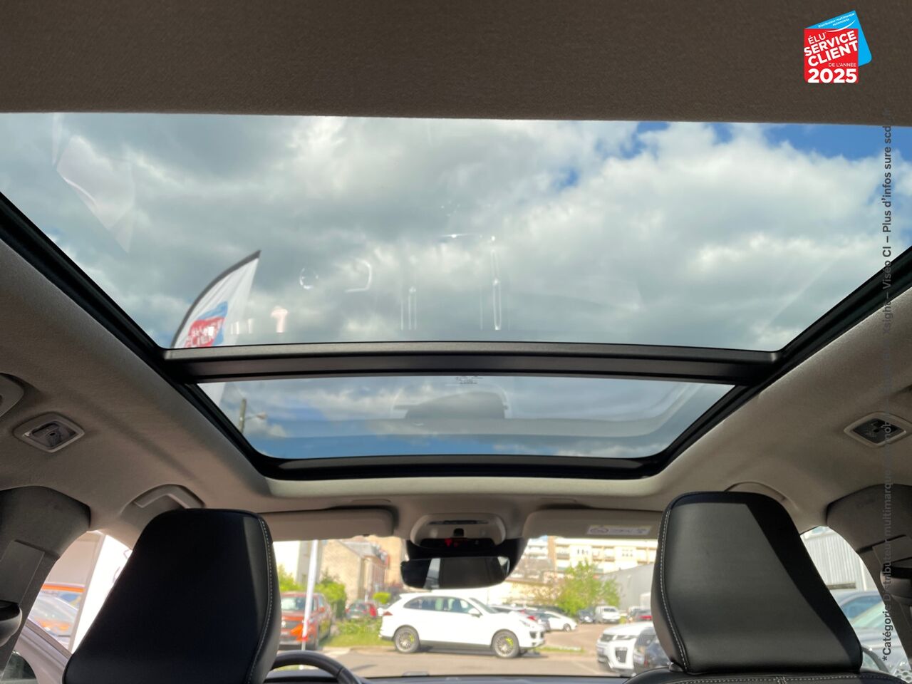 Véhicule d'occasion VOLVO XC40 T5 RECHARGE 180 + 82CH INSCRIPTION LUXE DCT 7 chez Renault Saint-Louis
