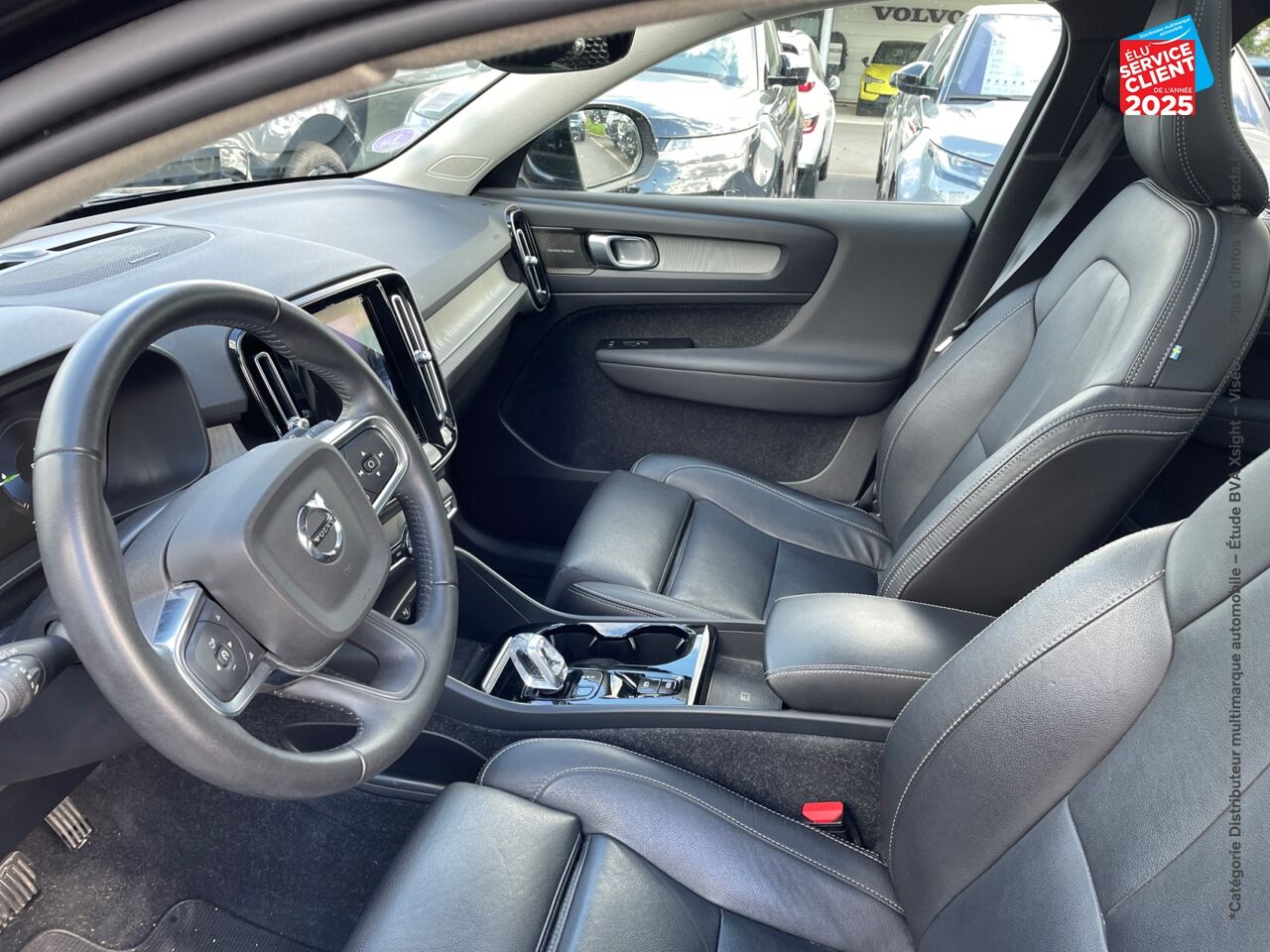 Véhicule d'occasion VOLVO XC40 T5 RECHARGE 180 + 82CH INSCRIPTION LUXE DCT 7 chez Renault Saint-Louis