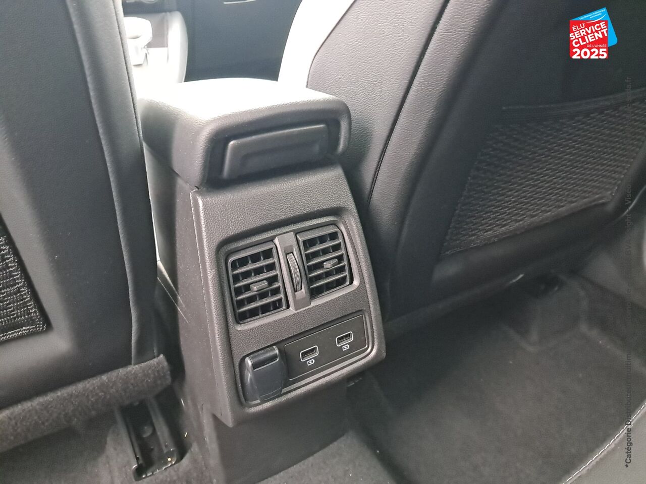 Véhicule d'occasion RENAULT CAPTUR 1.6 E-TECH HYBRIDE 145CH TECHNO chez Toyota Thionville