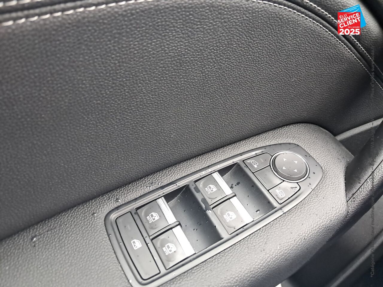 Véhicule d'occasion RENAULT CAPTUR 1.6 E-TECH HYBRIDE 145CH TECHNO chez Toyota Thionville