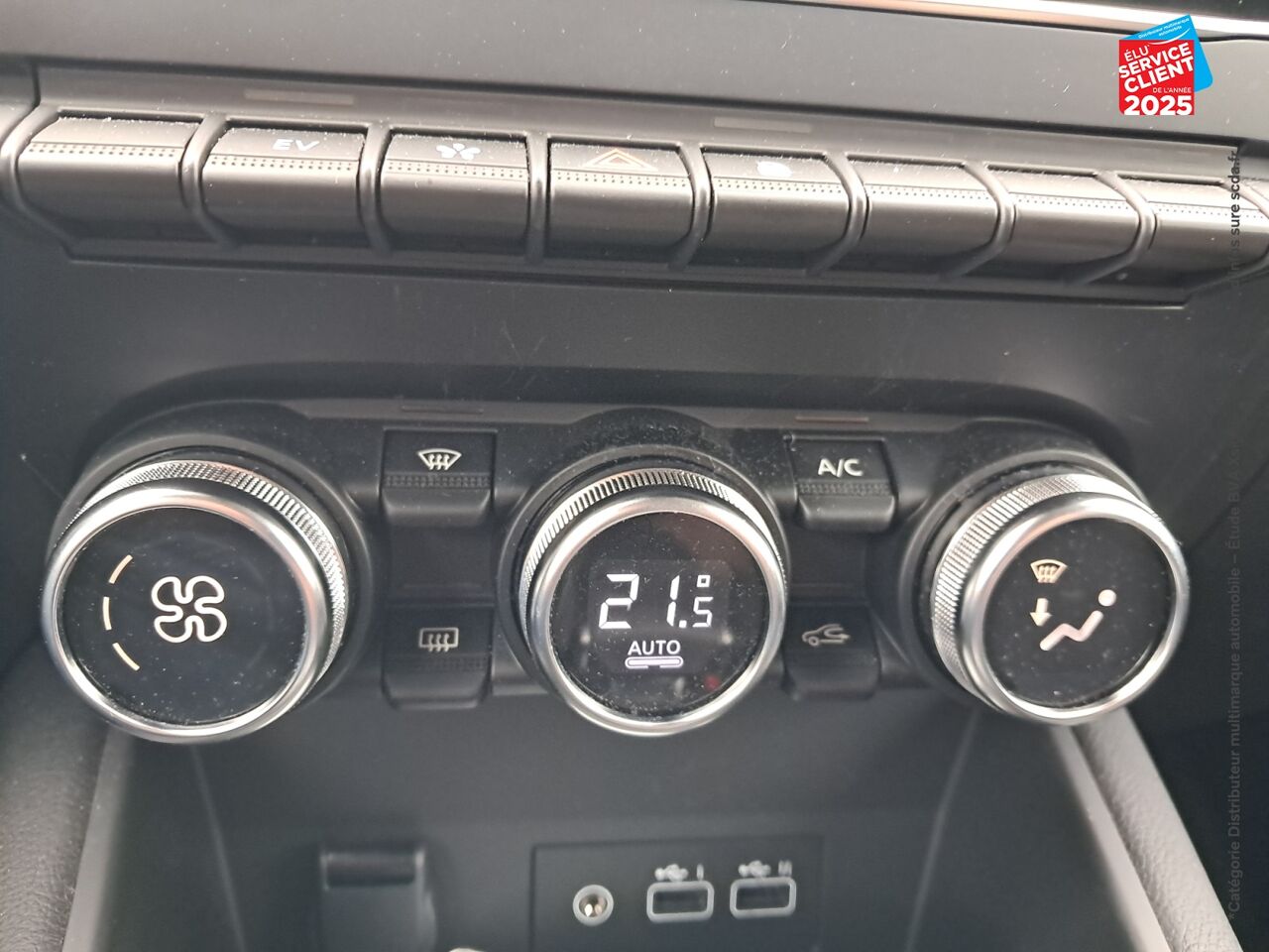 Véhicule d'occasion RENAULT CAPTUR 1.6 E-TECH HYBRIDE 145CH TECHNO chez Toyota Thionville
