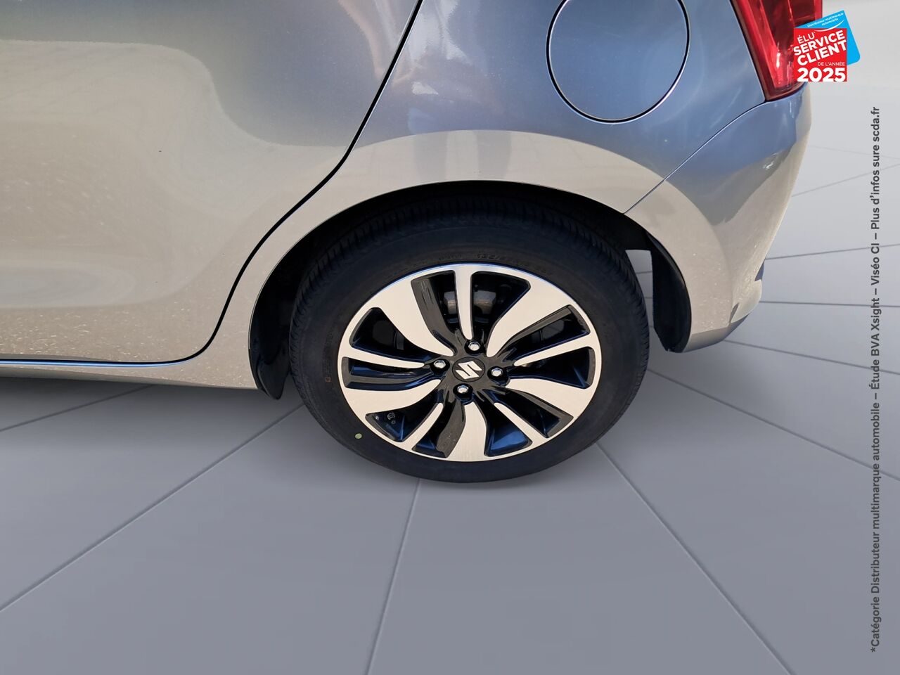 Véhicule d'occasion SUZUKI SWIFT 1.0 BOOSTERJET HYBRID SHVS 111CH PACK EURO6D-T CAMERA chez Renault Saint-Louis