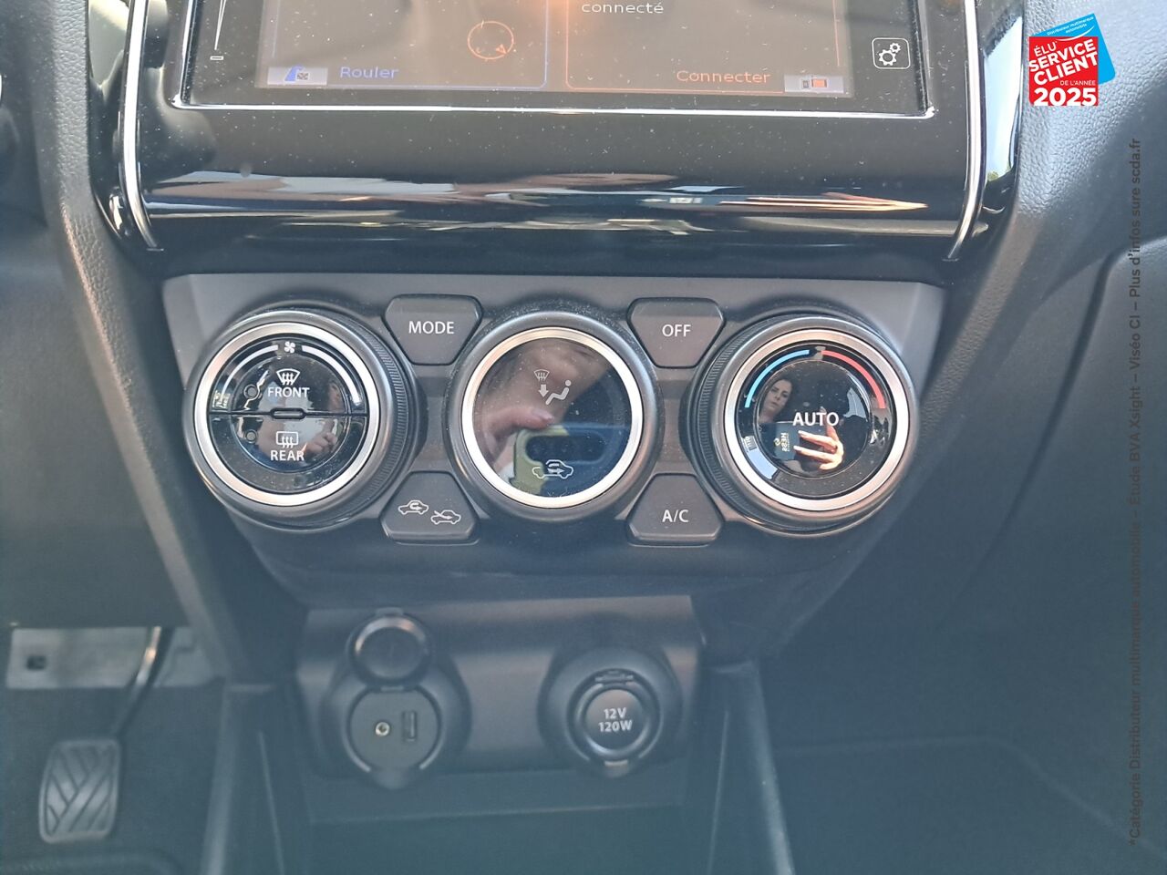 Véhicule d'occasion SUZUKI SWIFT 1.0 BOOSTERJET HYBRID SHVS 111CH PACK EURO6D-T CAMERA chez Renault Saint-Louis